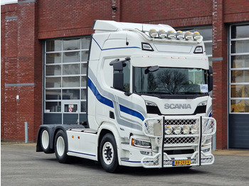 SCANIA R 560 Sattelzugmaschine