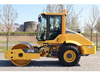 VOLVO SD75B Kombiwalze