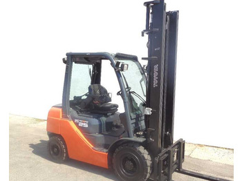 TOYOTA FD 25 Dieselstapler