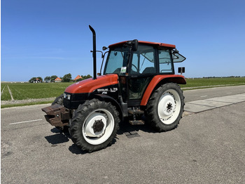 NEW HOLLAND Traktor