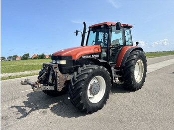 NEW HOLLAND Traktor