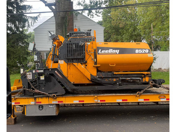 Asphaltfertiger/ Straßenfertiger