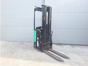 CATERPILLAR Hochhubwagen