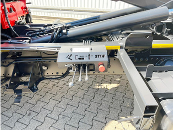 Abrollkipper, Autokran MAN TGL 12.180/210 4x2 BB TGL 12.180/210 4x2 BB, City-Abroller, Kran AMCO VEBA 807N2S: das Bild 2 Abrollkipper, Autokran MAN TGL 12.180/210 4x2 BB TGL 12.180/210 4x2 BB, City-Abroller, Kran AMCO VEBA 807N2S: das Bild 2