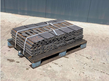 Rahmen/ Chassis für Baumaschine, Zustand - NEU JCB JS240 / JS260 / JS300 Shoes/Pads: das Bild 3