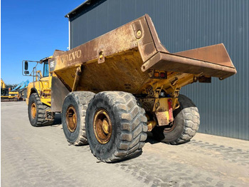 Knickgelenkter Dumper Volvo A 30 E: das Bild 2