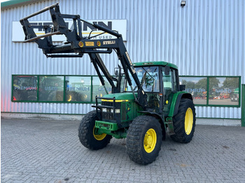 JOHN DEERE 6110 Traktor