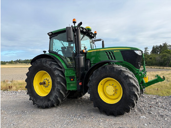 JOHN DEERE 6215R Traktor