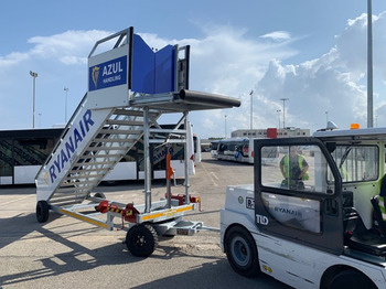 Passagiertreppe, Zustand - NEU AERO-GSE B737 - A320 Towable: das Bild 4