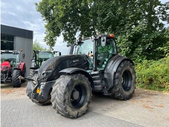 VALTRA T174 Traktor