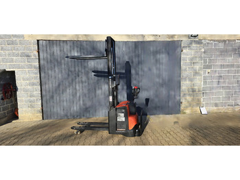 Hochhubwagen BT SWE 200 D initilal lift, wstępne podnoszenie wideł: das Bild 5