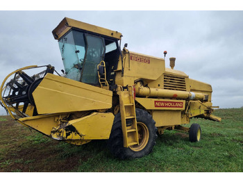 NEW HOLLAND Mähdrescher