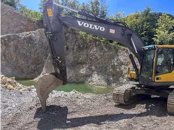 Kettenbagger VOLVO EC220D: das Bild 2