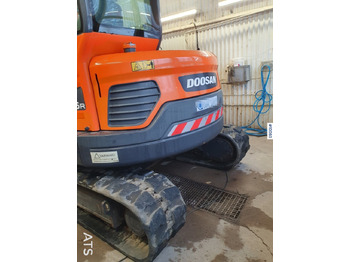 Kettenbagger Doosan DX85R-3 Crawler Excavator with tiltrotator and attachments: das Bild 4