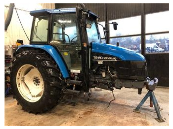 NEW HOLLAND TS Traktor