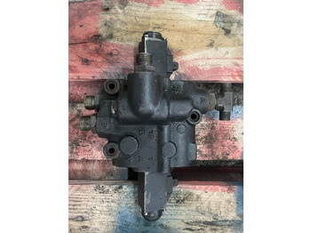 Hydraulik ventil für Landmaschine Rozdzielacz podnośnika bosch zetor 10413902 , 1525100139: das Bild 2 Hydraulik ventil für Landmaschine Rozdzielacz podnośnika bosch zetor 10413902 , 1525100139: das Bild 2