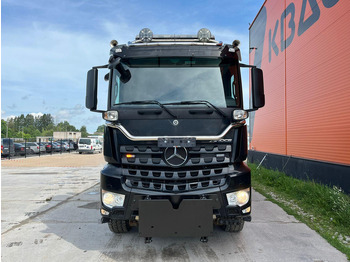 Kipper Mercedes-Benz Arocs 3253 8x4 2019: das Bild 3
