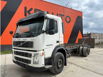 Fahrgestell LKW Volvo FM 9 300 6x2 CHASSIS L=8779 mm: das Bild 2