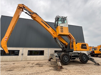 LIEBHERR Umschlagbagger
