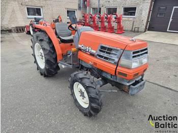 KUBOTA Traktor