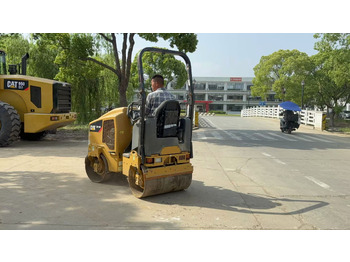 CATERPILLAR CB14B Walzen