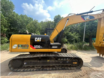 CATERPILLAR 323D Baumaschine