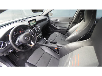 Kleinbus, Personentransporter Mercedes-Benz A180d EURO6: das Bild 4