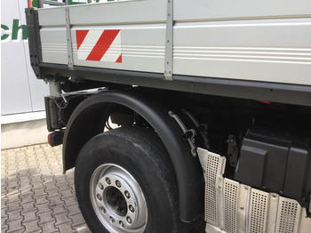Kommunal-/ Sonderfahrzeug Mercedes-Benz UNIMOG U 527: das Bild 5