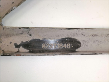 Universalteil für LKW Volvo Mudguard bracket 82271846: das Bild 3