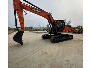 Kettenbagger Doosan DX300: das Bild 2