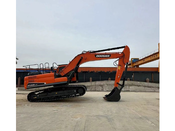 Kettenbagger Doosan DX300: das Bild 4