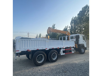 SINOTRUK HOWO Autokran