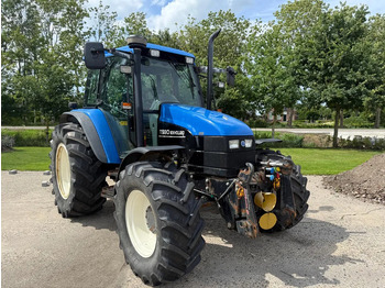 NEW HOLLAND TS Traktor