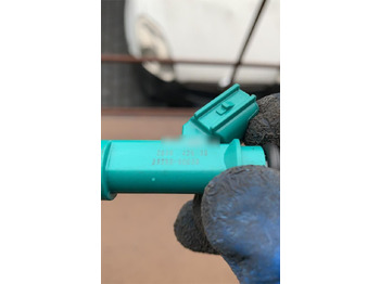 Injektor für PKW, Zustand - NEU Denso 23250-0Q020  for Toyota Aygo car: das Bild 2