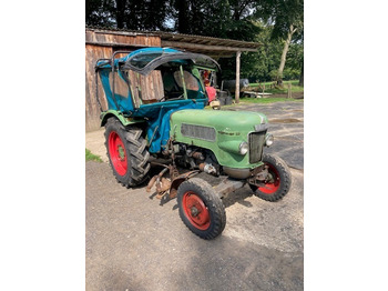 Traktor Fendt Farmer 2D: das Bild 1