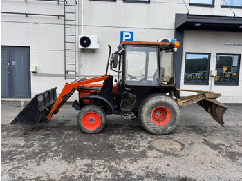 KUBOTA Traktor