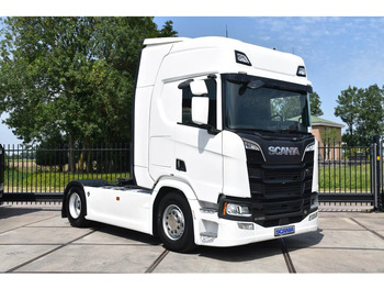 SCANIA R 520 Sattelzugmaschine