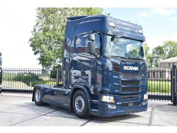 SCANIA S 450 Sattelzugmaschine