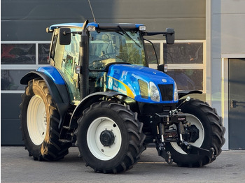 NEW HOLLAND T6000 Traktor