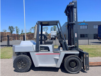 NISSAN Dieselstapler
