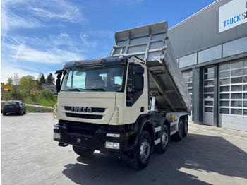 IVECO Trakker Kipper