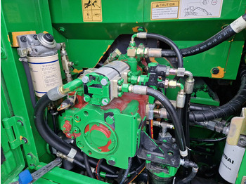 Mobilbagger Hyundai Robex 160W-9A met 6-cilinder Cummins motor: das Bild 4