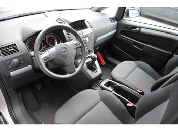 PKW Opel Zafira: das Bild 5