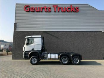 Sattelzugmaschine Mercedes-Benz AROCS 3345 AS 6X6 TREKKERS: das Bild 1