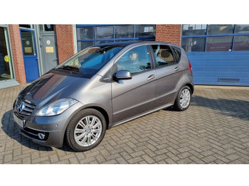 MERCEDES-BENZ Schrägheck