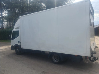 NISSAN Koffer Transporter
