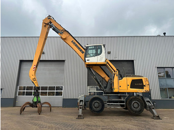 LIEBHERR Umschlagbagger