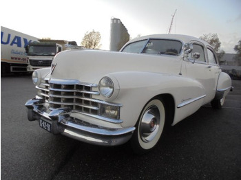 CADILLAC Limousine