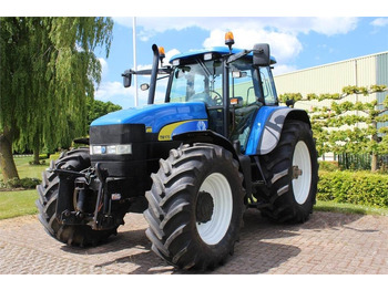 NEW HOLLAND TM Traktor