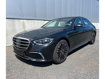 MERCEDES-BENZ Limousine